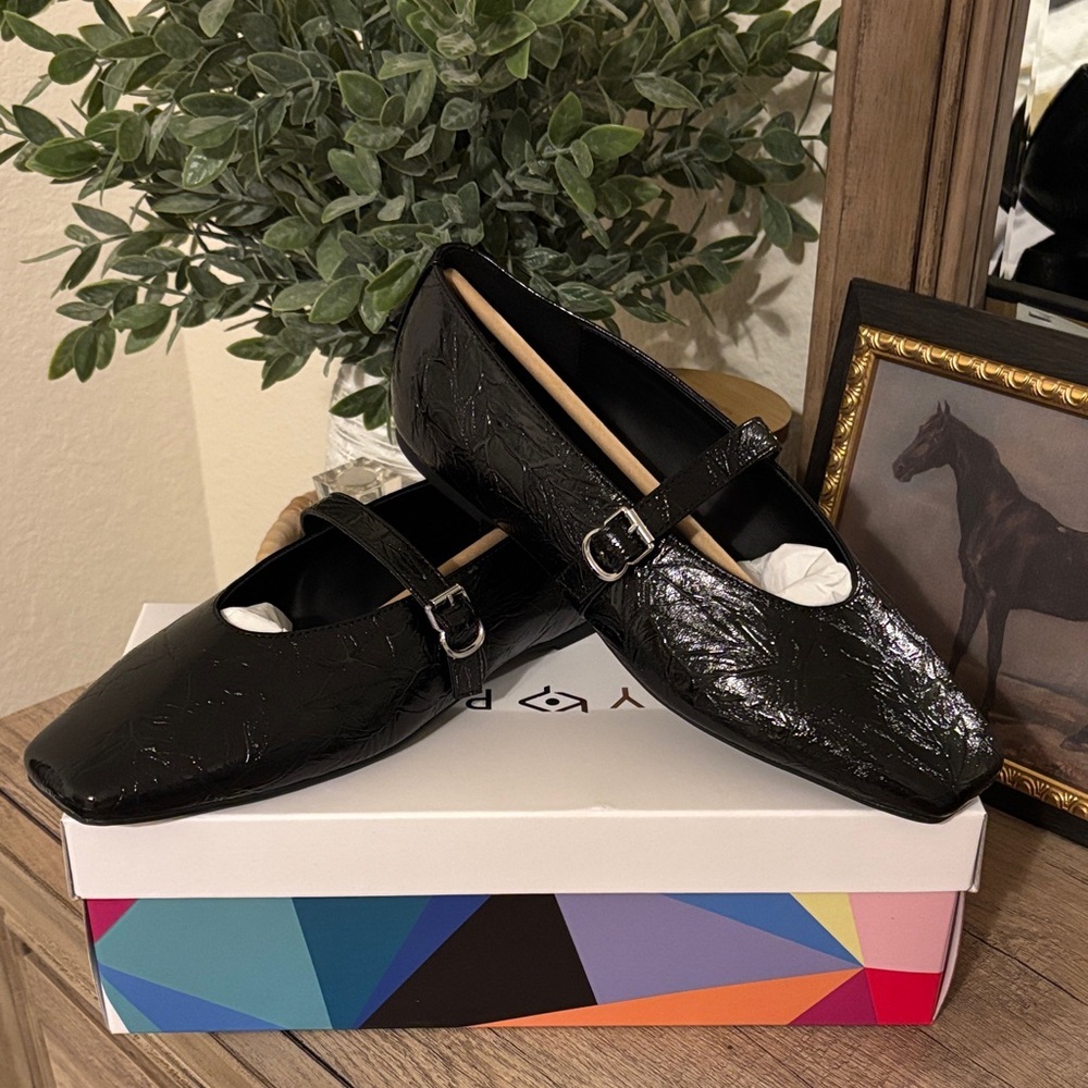 The Evie Mary Jane Flats-Black